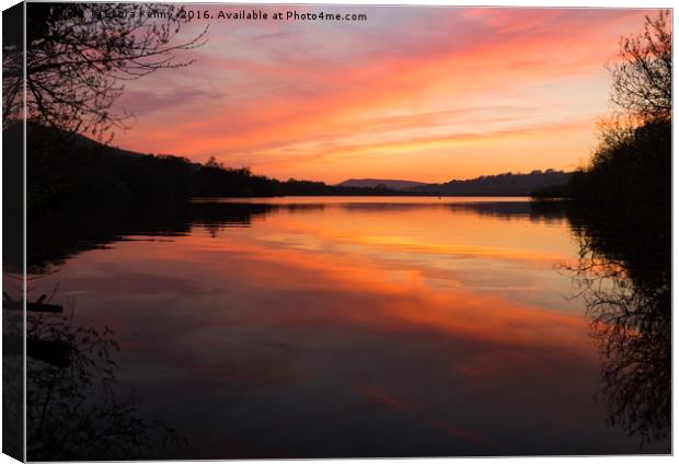 Combs Reservoir Sunset Canvas Print by Laura Kenny