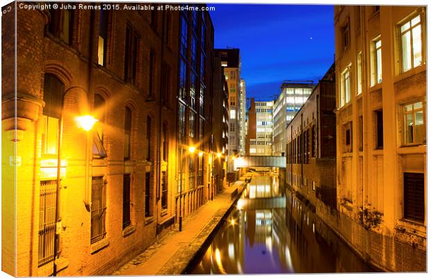 Manchester Canals at Dusk Canvas Print by Juha Remes