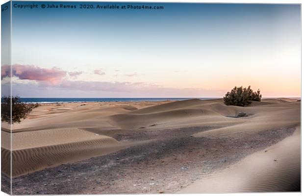 Playa del Ingles Dunes Canvas Print by Juha Remes
