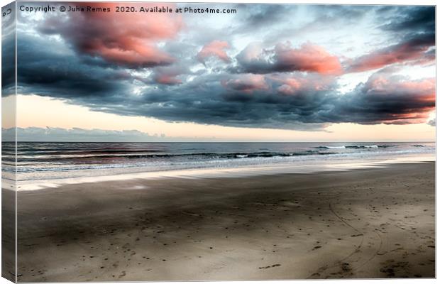 Playa del Ingles Canvas Print by Juha Remes