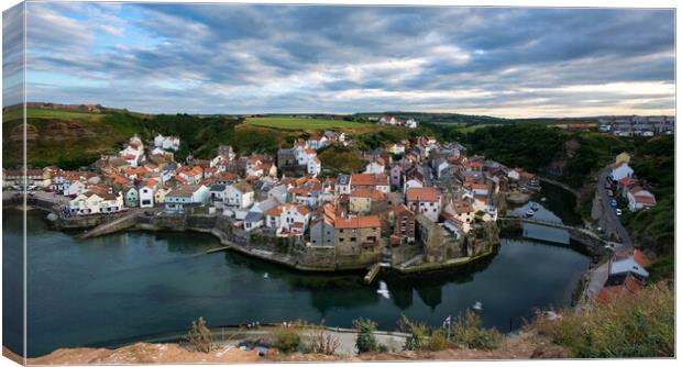 Staithes, North Yorkshire Canvas Print by Dan Ward