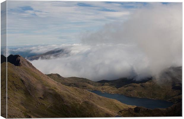 Snowdon Valley View Canvas Print by Kris Armitage