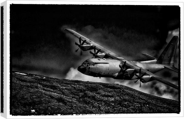C130 Canvas Print by Andrew chittock