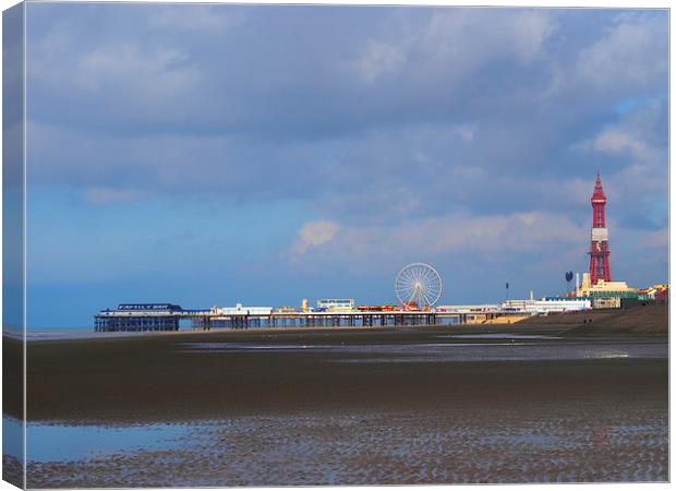 Central Pier Canvas Print by Victor Burnside