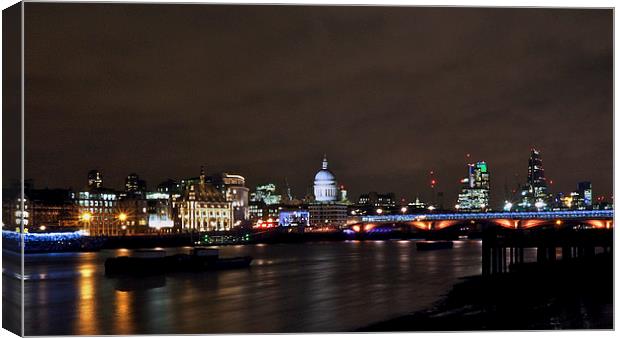 London at night Canvas Print by Victor Burnside