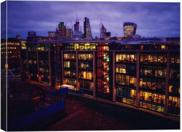 London Skyline                                     Canvas Print by Victor Burnside