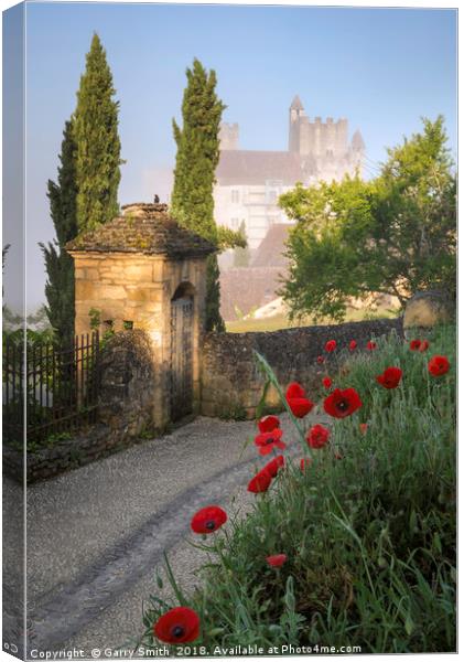 Poppies at Chateua de Beynac Canvas Print by Garry Smith