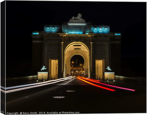 Light Trails at the Menin Gate. Canvas Print by Garry Smith
