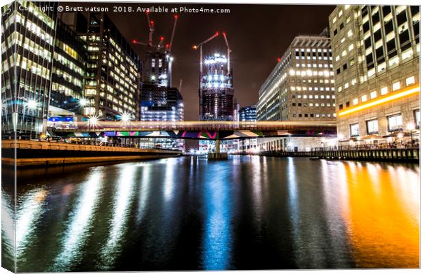 The Middle Dock, Canary Wharf Canvas Print by Brett watson