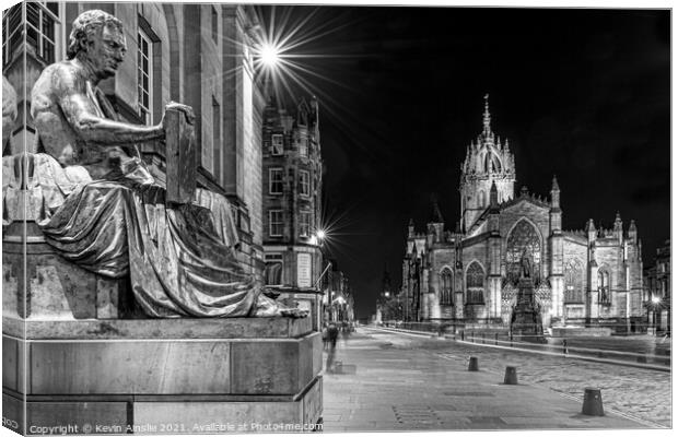 St Giles Cathedral  Canvas Print by Kevin Ainslie