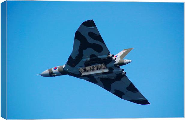XH558 Vulcan Bomber Canvas Print by Steven Cole