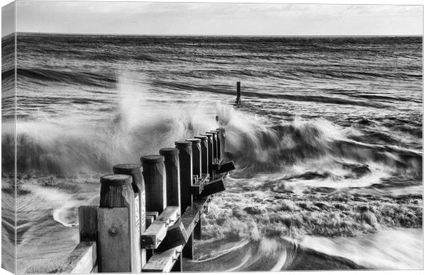 Southwold Waves Canvas Print by Sarah Pymer