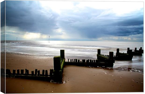 Sea front at Hunstanton Canvas Print by Helen Cooke