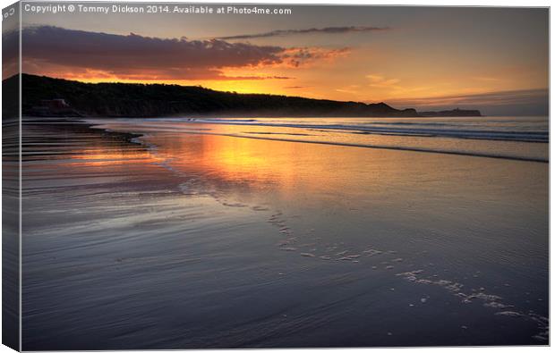 Cayton Bay Sunset. Canvas Print by Tommy Dickson