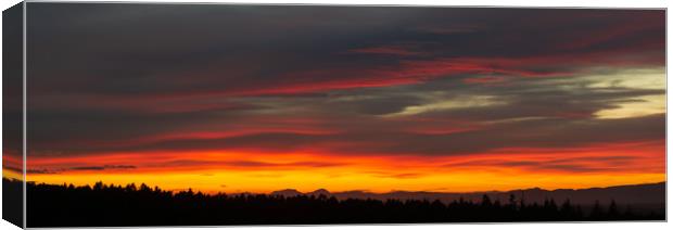 Sunset over Falkirk. Canvas Print by Tommy Dickson