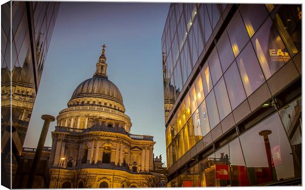 St Pauls Cathedral Canvas Print by Marina Otto