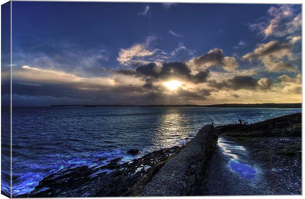 Pendennis sunset Canvas Print by frank martyn