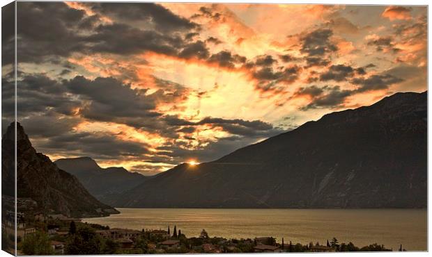  Sunrise over Lake Garda Canvas Print by Ceri Jones