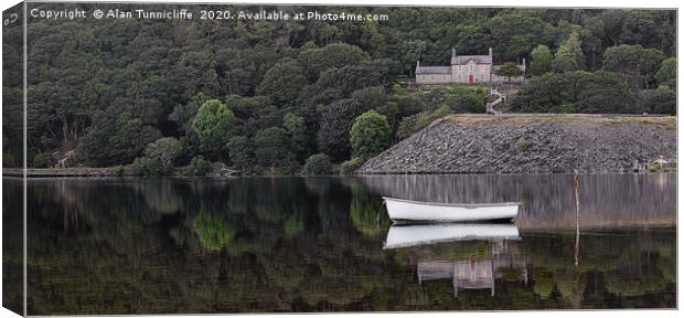 Llyn Padarn Canvas Print by Alan Tunnicliffe