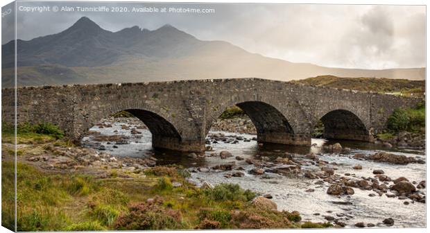 Sligachan old bridge Canvas Print by Alan Tunnicliffe