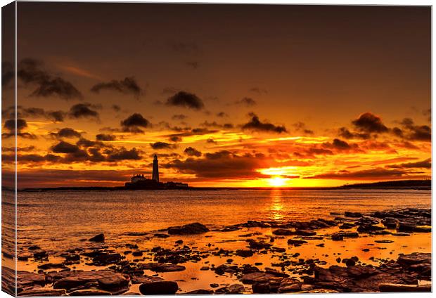 Sunrise over the lighthouse Canvas Print by andrew stewart