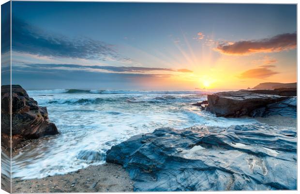 Sunset Beach Canvas Print by Helen Hotson