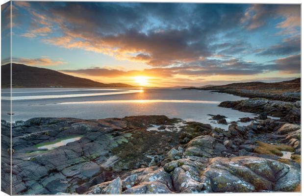Stunning sunset across the sands at low tide at Luskentyre  Canvas Print by Helen Hotson