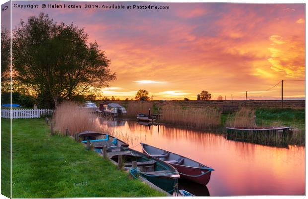 Boats at West Somerton  Canvas Print by Helen Hotson