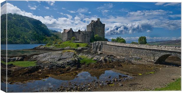 Eilean Donan Castle Canvas Print by Mark Robson