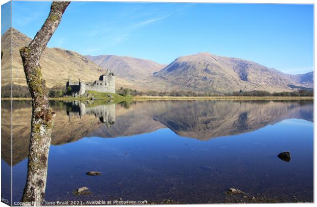 Kilchurn Castle on a Sunny Spring Morning Canvas Print by Jane Braat