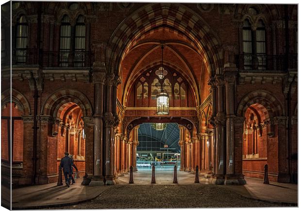 St Pancras Station, London Canvas Print by Dave Wood