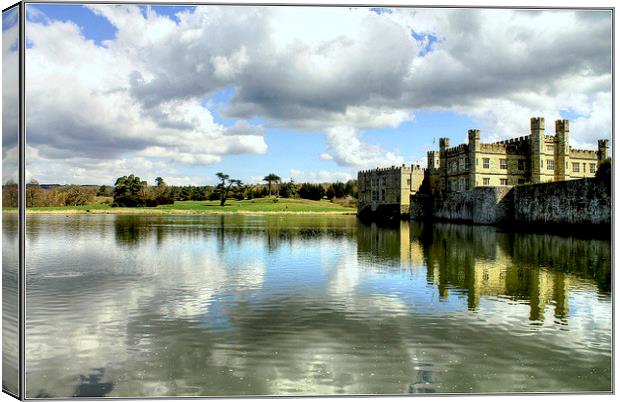 Leeds Castle reflections Canvas Print by Andy Wickenden