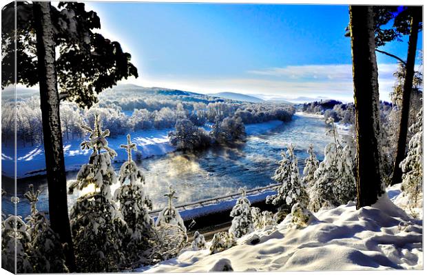 River Spey in Winter. Canvas Print by Heather Wise