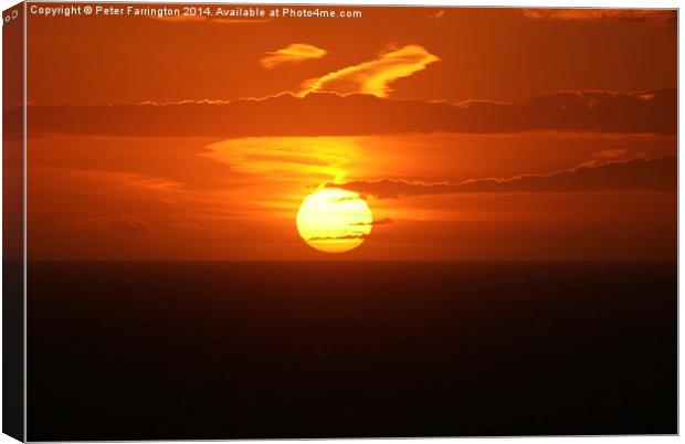 Sunset at dusk Canvas Print by Peter Farrington