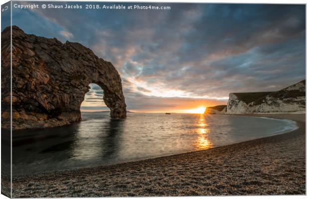 Durdle Door sunset  Canvas Print by Shaun Jacobs