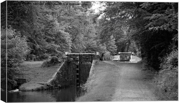 Mon and Brecon Canal Canvas Print by keith hannant