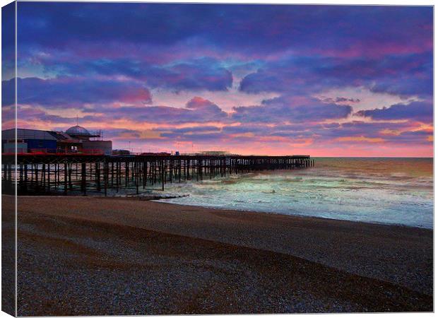  Pier at Hastings Canvas Print by sylvia scotting