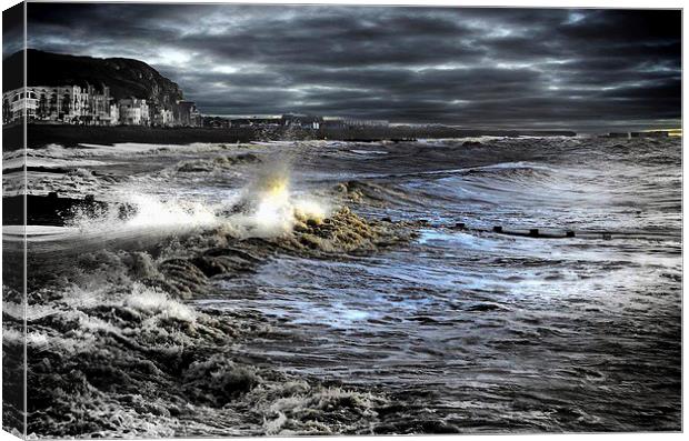 Storm approaching  Eastbourne  Canvas Print by sylvia scotting