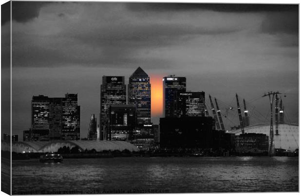 Sunset over Canary Wharf London  Canvas Print by sylvia scotting