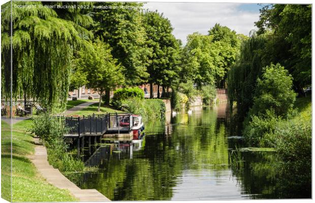 River Welland in Spalding Lincolnshire Canvas Print by Pearl Bucknall