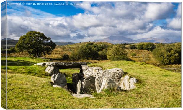 Capel Garmon Burial Chamber Snowdonia  Canvas Print by Pearl Bucknall