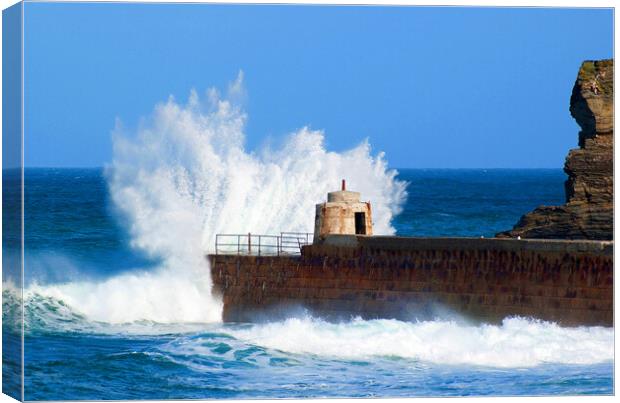 Stormy sea in cornwall Canvas Print by Kevin Britland