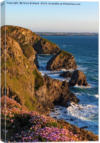 bedruthan steps cornwall Canvas Print by Kevin Britland