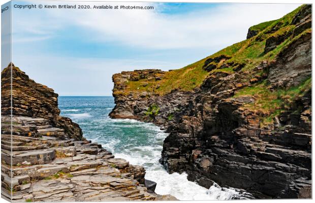 bossiney cove cornwall Canvas Print by Kevin Britland