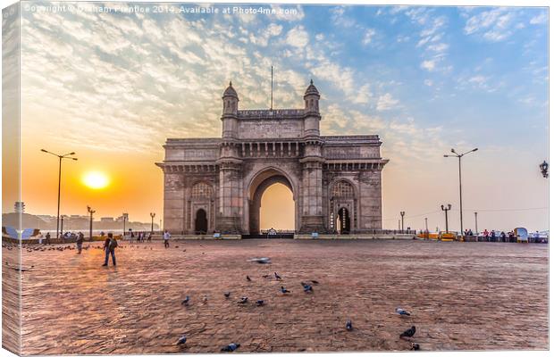 Gateway Of India at Sunrise Canvas Print by Graham Prentice