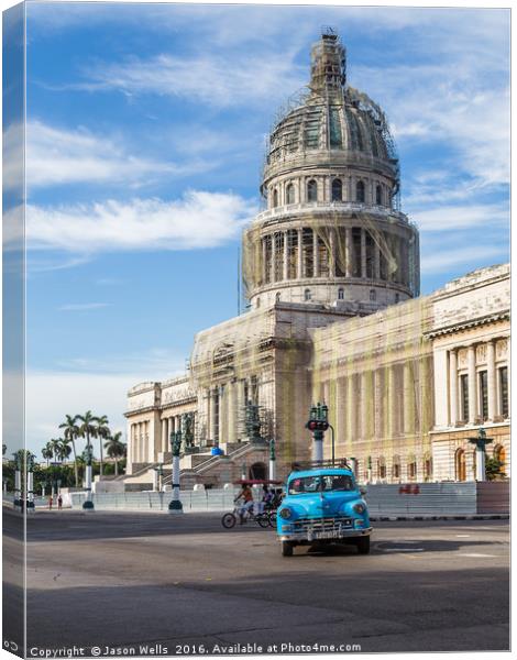 Traffic in front of National Capitol Building Canvas Print by Jason Wells