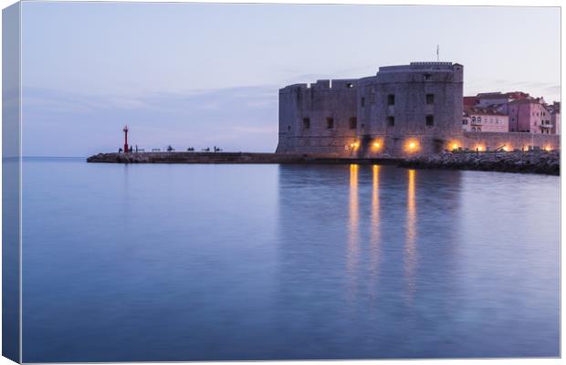 Tourists on the porporela at dusk Canvas Print by Jason Wells