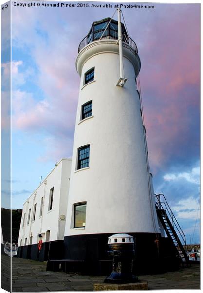  Scarborough Lighthouse Canvas Print by Richard Pinder