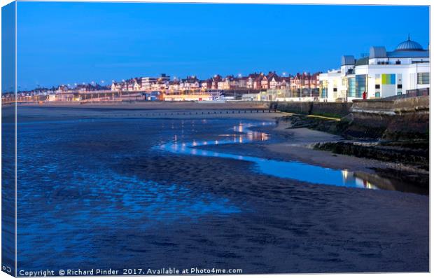 Bridlington South Bay at Dawn Canvas Print by Richard Pinder