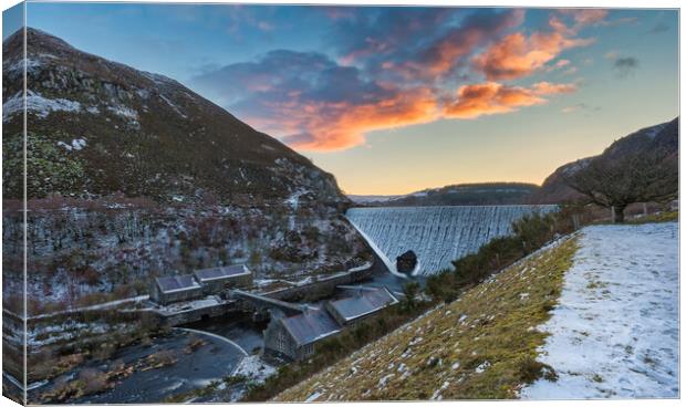 Caban-goch dam Elan Valley Canvas Print by Dean Merry